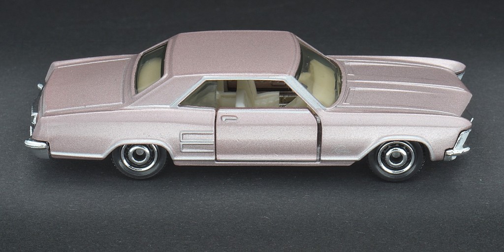 aDSC_7928_1964 Buick Riviera.jpg