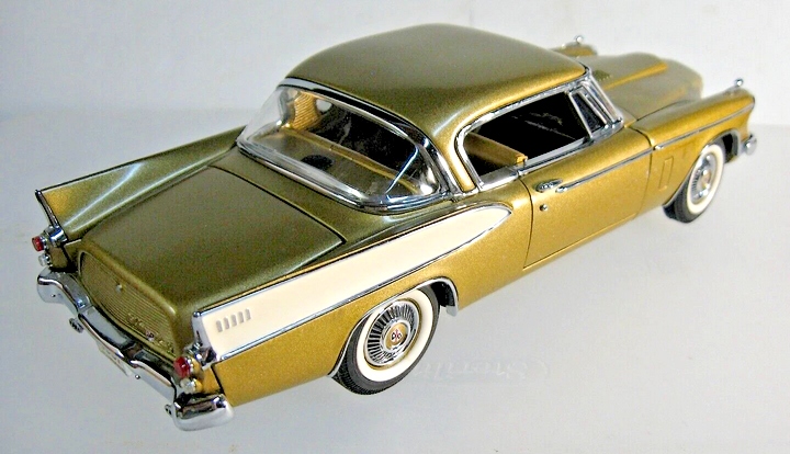 Studebaker Golden Hawk 1957 2.jpg