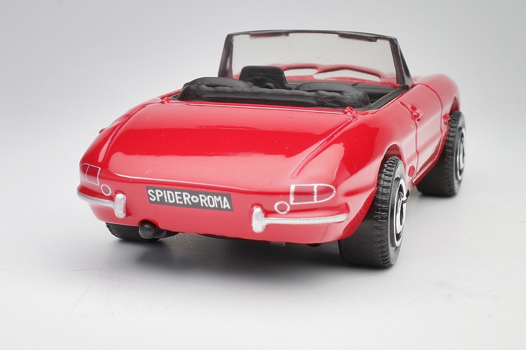 aRC002533_Alfa Romeo Duetto.jpg