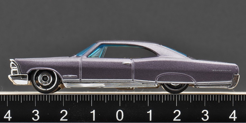 aDSC_1069_1965 Pontiac Bonneville.jpg