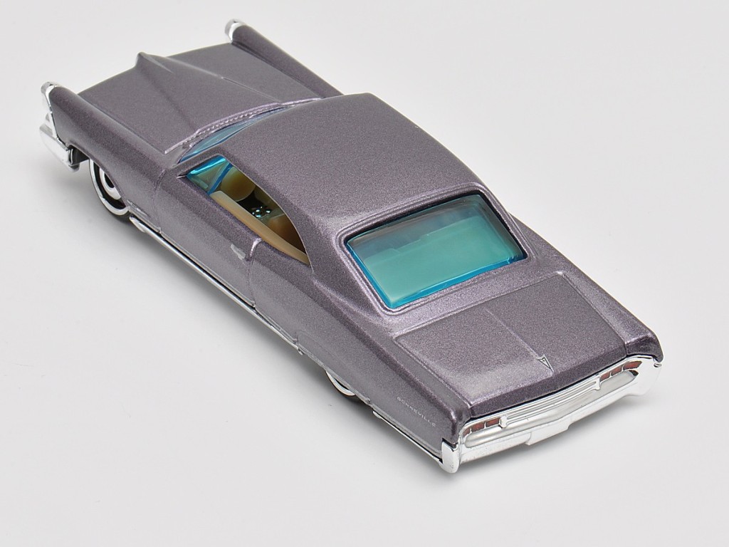 aDSC_1039_1965 Pontiac Bonneville.jpg