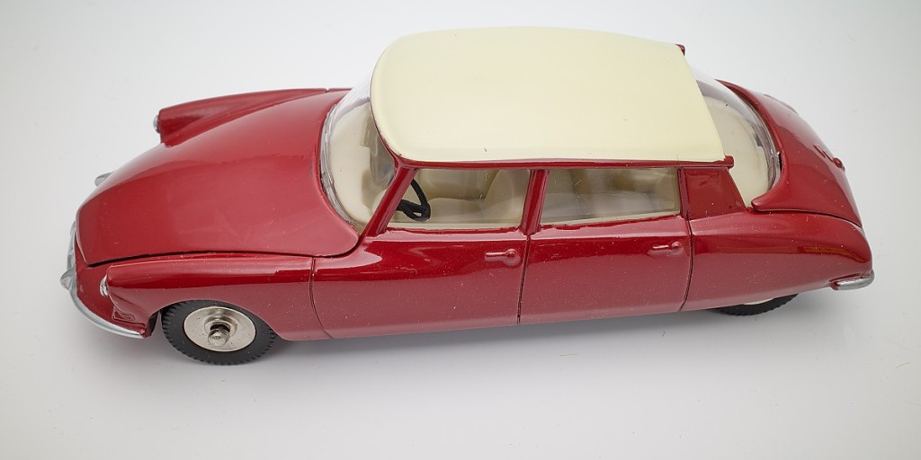 a33-RC003241_Citroen DS19.jpg