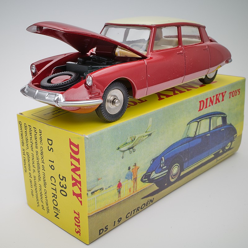 a30-RC003240_Citroen DS19.jpg